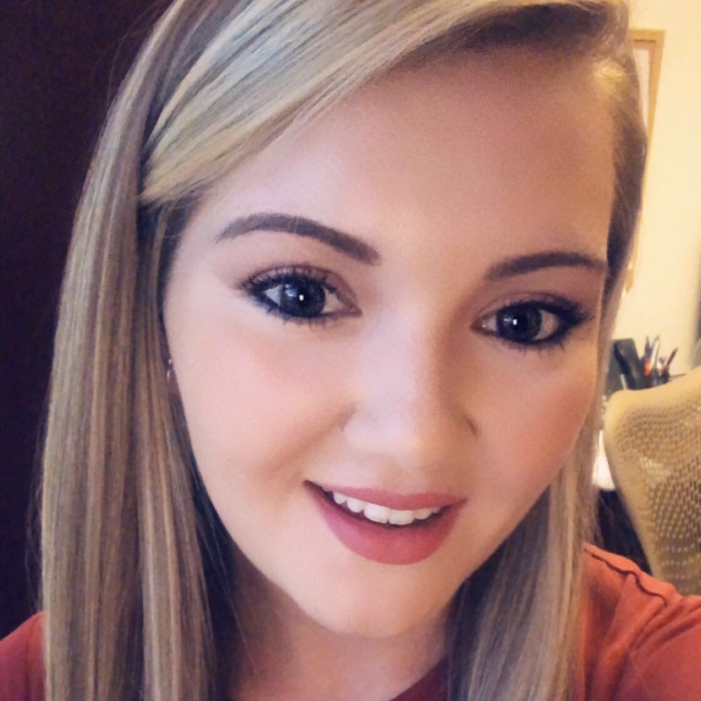 Meet your Posher, Katelyn